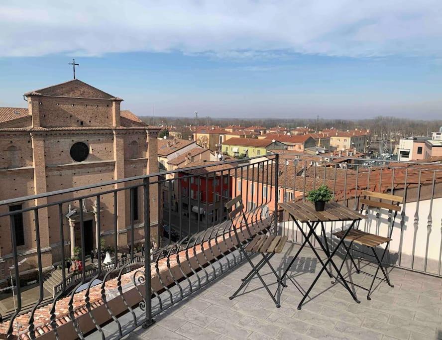 Mansarda Con Vista In Centro A Piacenza Leilighet Eksteriør bilde